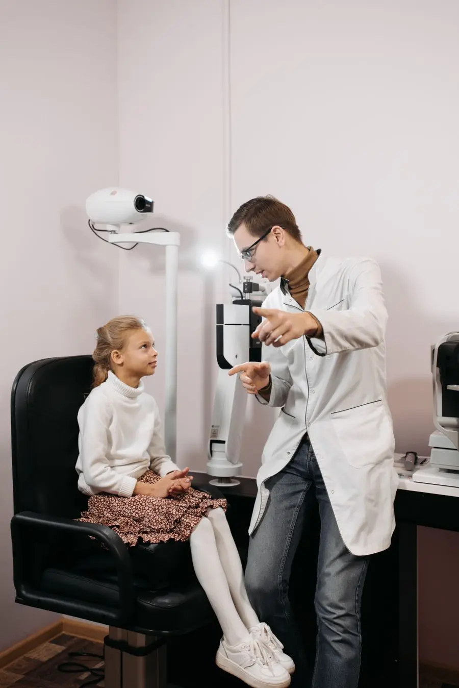 Kliniğin modern ve temiz karşılama alanı